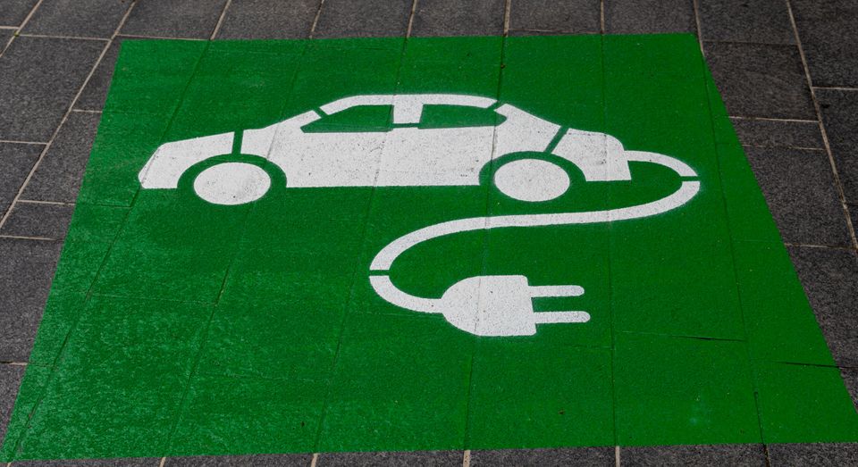 Is keeping your old gas powered car to end-of-life more eco-friendly than ditching it and buying an EV?